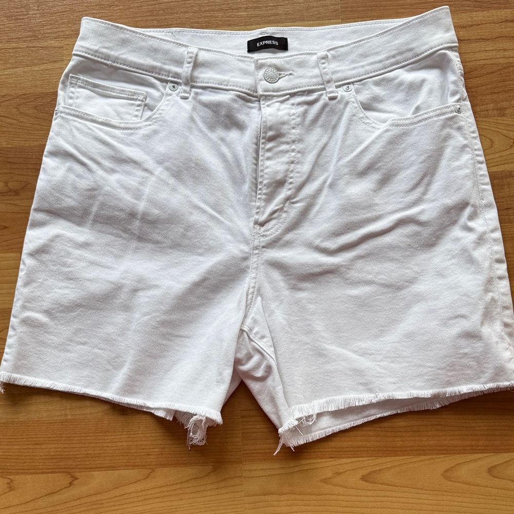 Express White Mid-Rise Fray Hem Denim Shorts